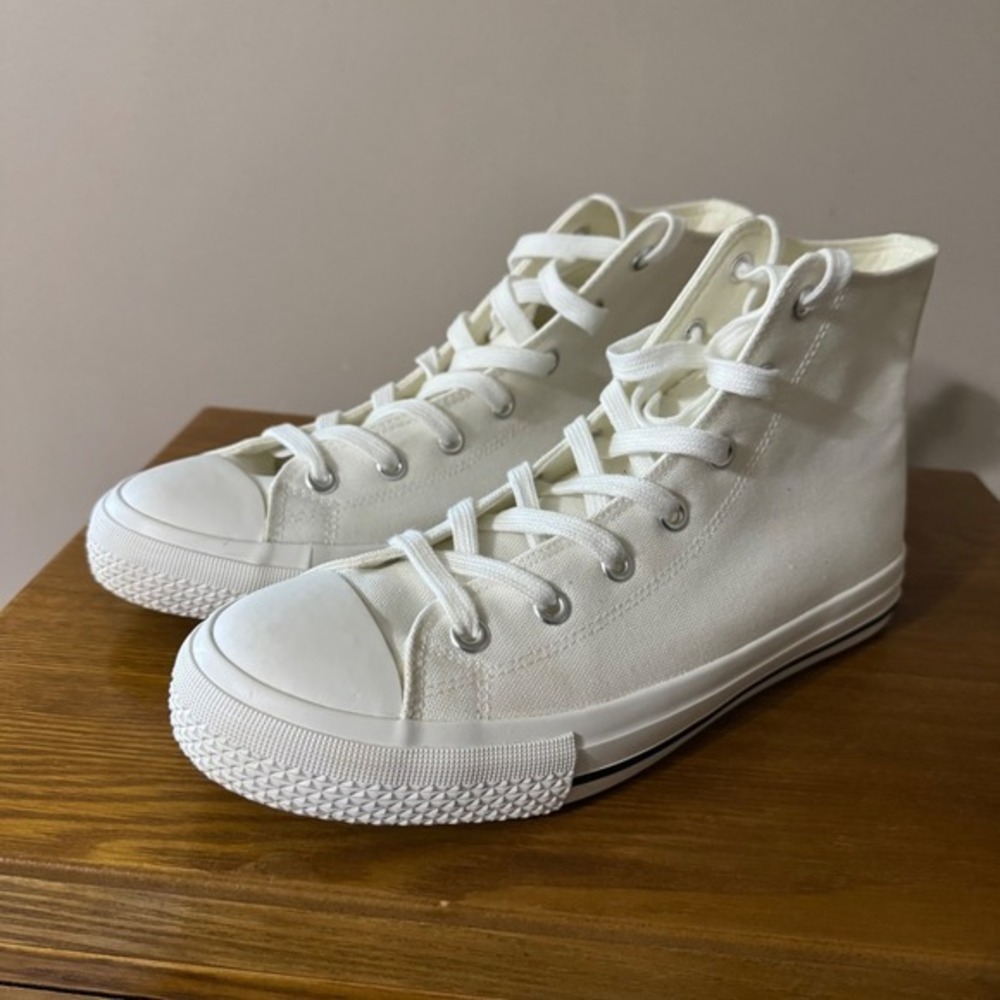 Cushionaire Women White Canvas High Top Sneaker Lace Up Round Toe Size 10